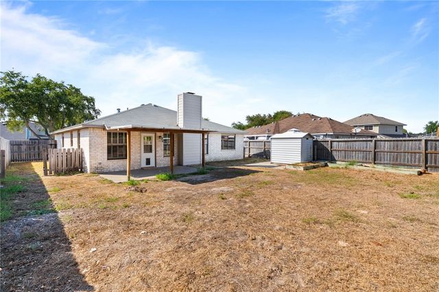 2822 Saint Peter St, Corpus Christi, TX 78418