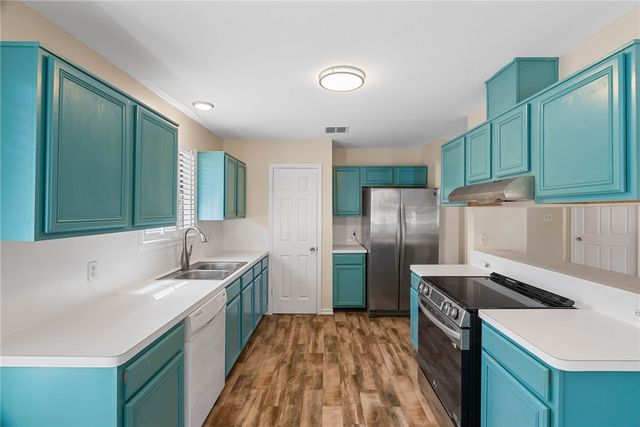 2822 Saint Peter St, Corpus Christi, TX 78418