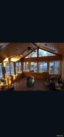 22936 Oakwood Avenue, Eastpointe, MI 48021