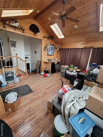 22936 Oakwood Avenue, Eastpointe, MI 48021