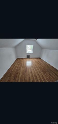 22936 Oakwood Avenue, Eastpointe, MI 48021