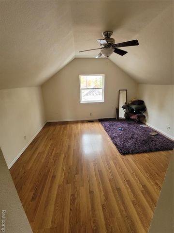 22936 Oakwood Avenue, Eastpointe, MI 48021