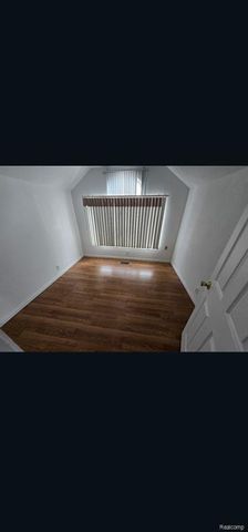 22936 Oakwood Avenue, Eastpointe, MI 48021