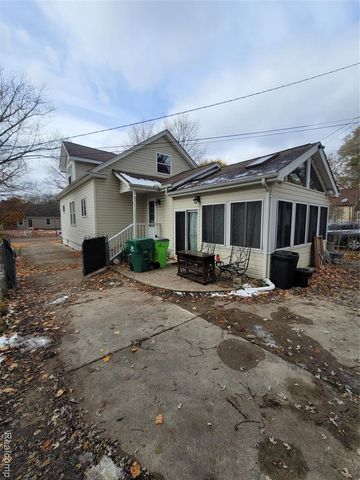 22936 Oakwood Avenue, Eastpointe, MI 48021
