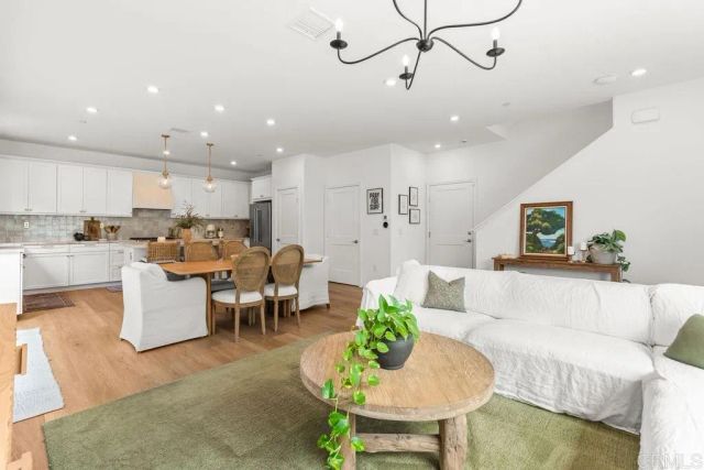 1763 Laurelwood Way, Oceanside, CA 92057