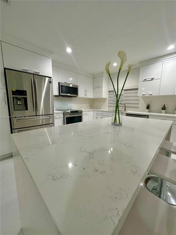 9230 SW 68th St 0, Miami, FL 33173