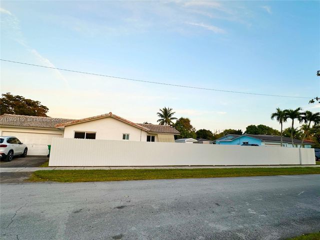 9230 SW 68th St 0, Miami, FL 33173