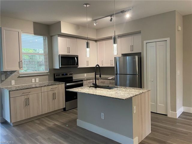 7081 Venice WAY 1808, Naples, FL 34119