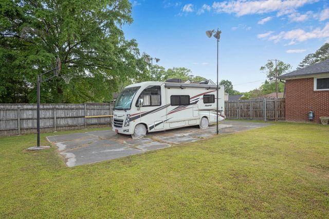 502 S Sweetbriar Avenue, Chattanooga, TN 37412