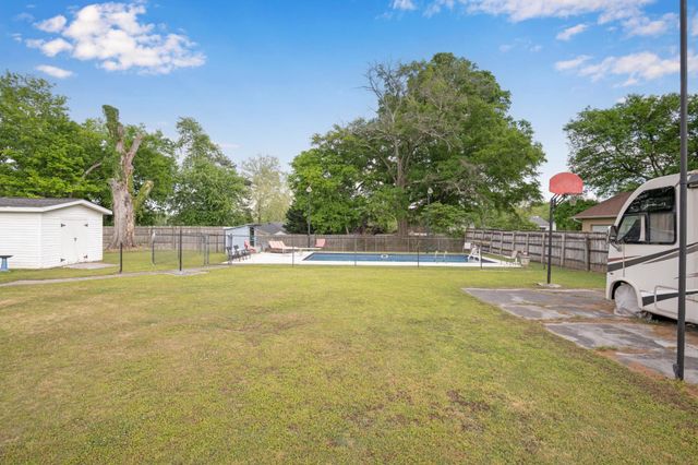 502 S Sweetbriar Avenue, Chattanooga, TN 37412