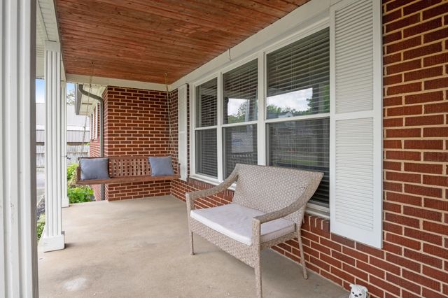 502 S Sweetbriar Avenue, Chattanooga, TN 37412