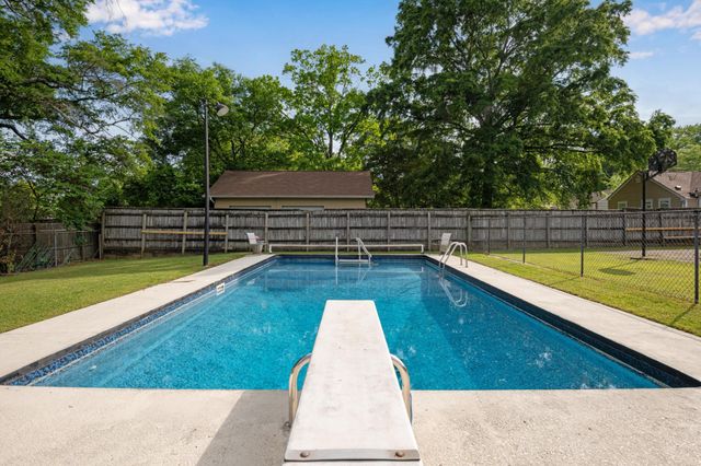 502 S Sweetbriar Avenue, Chattanooga, TN 37412