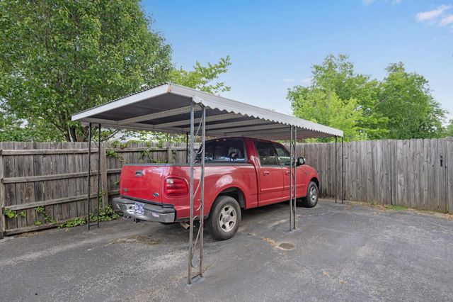 502 S Sweetbriar Avenue, Chattanooga, TN 37412