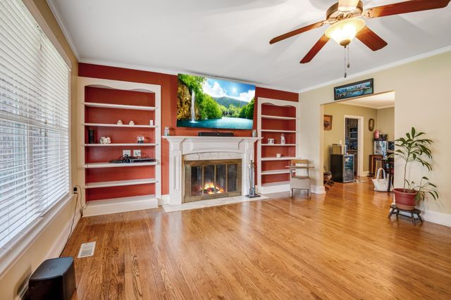 502 S Sweetbriar Avenue, Chattanooga, TN 37412