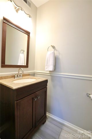 725 Bethune Place, Matthews, NC 28105