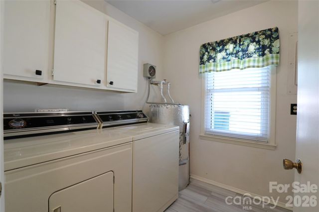 725 Bethune Place, Matthews, NC 28105