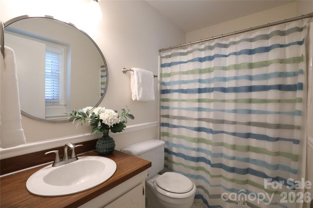 725 Bethune Place, Matthews, NC 28105