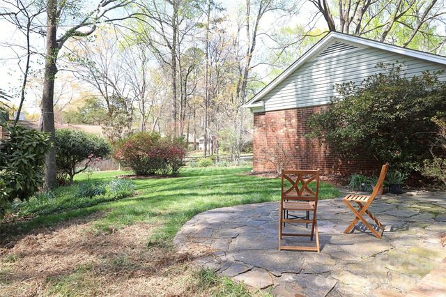 725 Bethune Place, Matthews, NC 28105