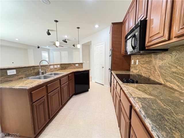 5769 Danish Garden Street, Las Vegas, NV 89148