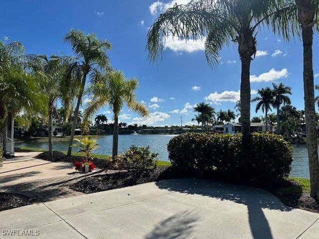 1233 Diamond Lake CIR, Naples, FL 34114