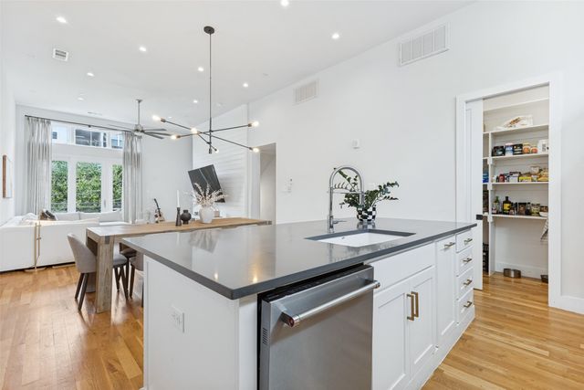 3200 Ross Avenue 7, Dallas, TX 75204