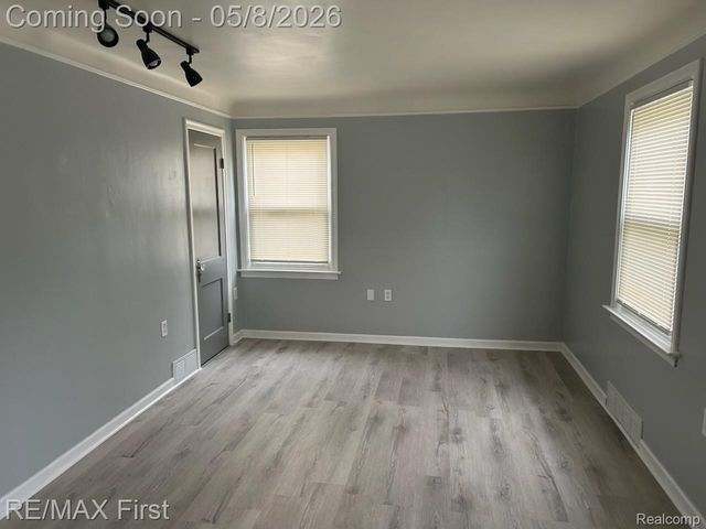 22334 Maxine Street, St. Clair Shores, MI 48080