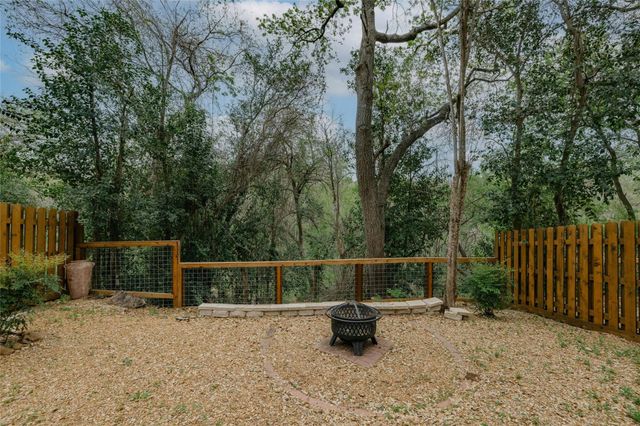 1900 Jentsch CT A, Austin, TX 78745