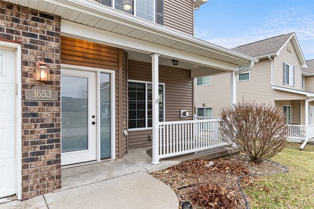 1633 Burr Drive, North Liberty, IA 52317