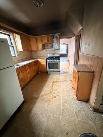 13813 S Halsted Street, Riverdale, IL 60827