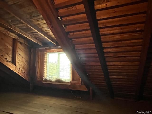 17 West Lane, East Moriches, NY 11940