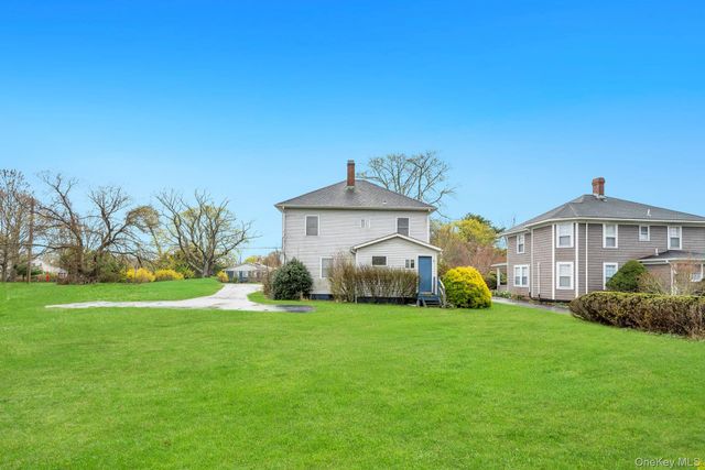 17 West Lane, East Moriches, NY 11940