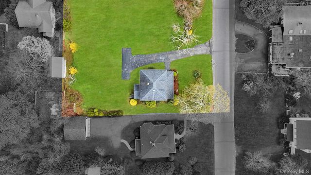 17 West Lane, East Moriches, NY 11940