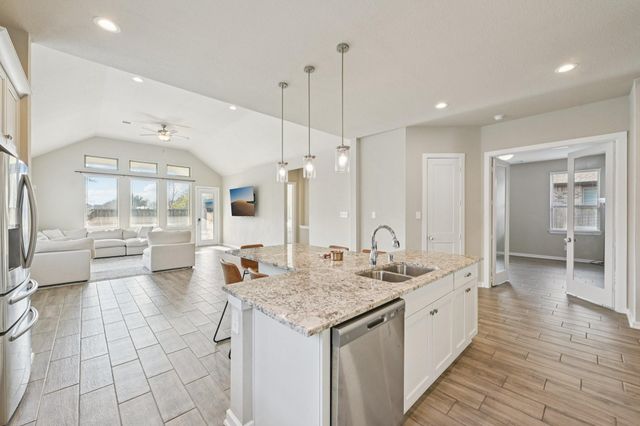 4734 Franklin Way, Iowa Colony, TX 77583