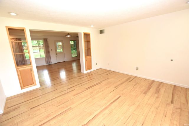 1423 E Bradshire Street, Bloomington, IN 47401