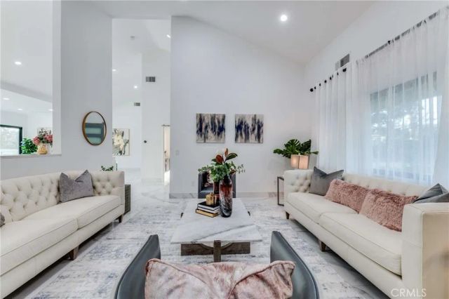 3890 Shadow Grove Road, Pasadena, CA 91107