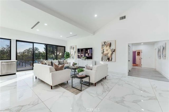 3890 Shadow Grove Road, Pasadena, CA 91107