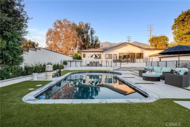 3890 Shadow Grove Road, Pasadena, CA 91107