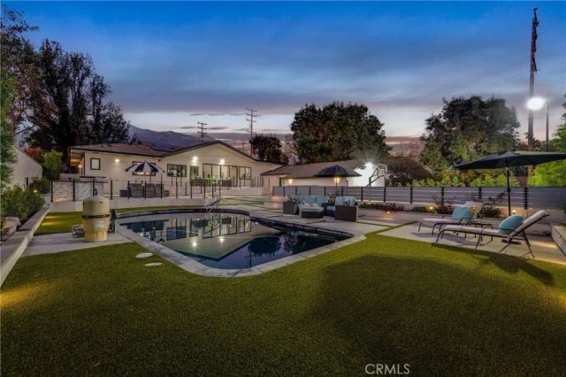 3890 Shadow Grove Road, Pasadena, CA 91107