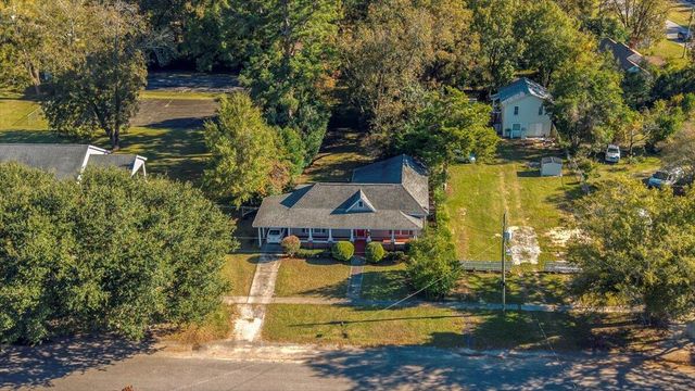 555 Barkley Street, Elloree, SC 29047