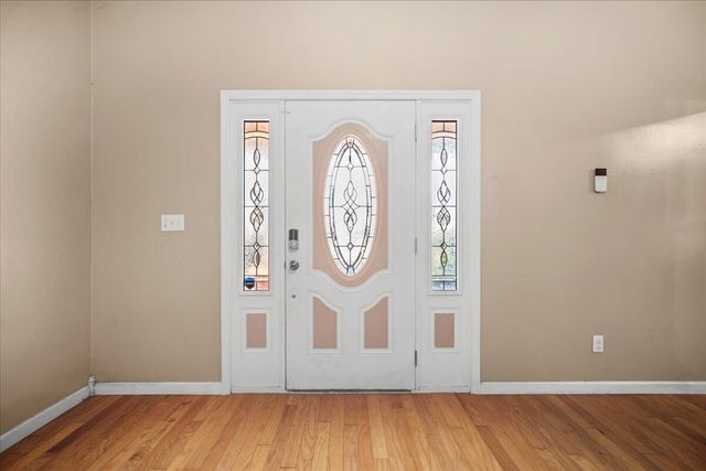 555 Barkley Street, Elloree, SC 29047