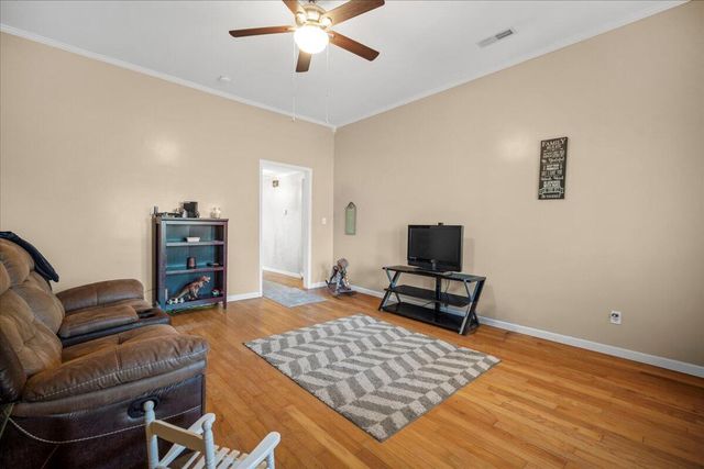 555 Barkley Street, Elloree, SC 29047