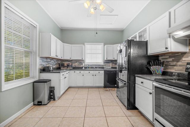 555 Barkley Street, Elloree, SC 29047