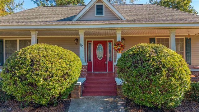 555 Barkley Street, Elloree, SC 29047
