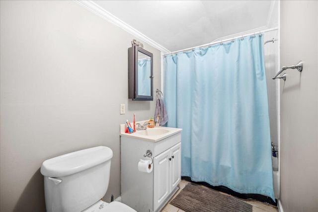 555 Barkley Street, Elloree, SC 29047