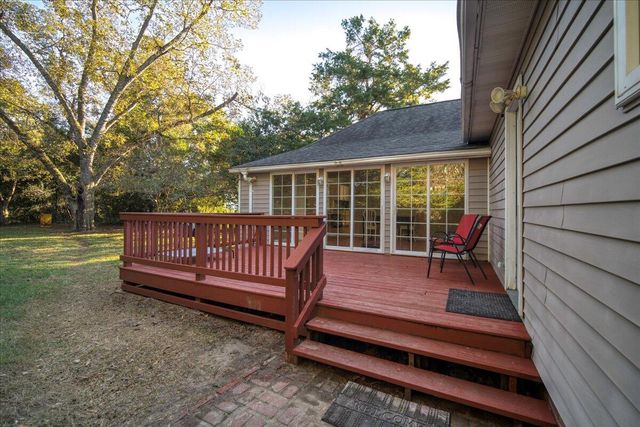 555 Barkley Street, Elloree, SC 29047