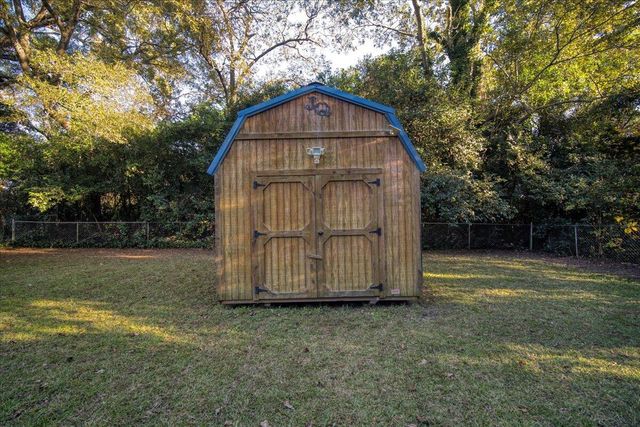 555 Barkley Street, Elloree, SC 29047