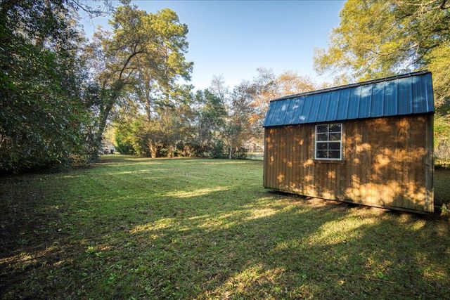 555 Barkley Street, Elloree, SC 29047