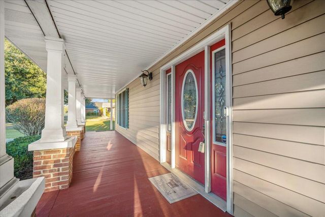 555 Barkley Street, Elloree, SC 29047