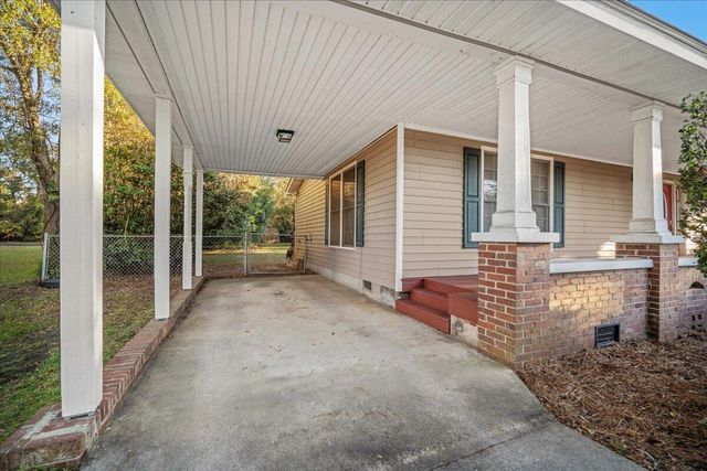 555 Barkley Street, Elloree, SC 29047