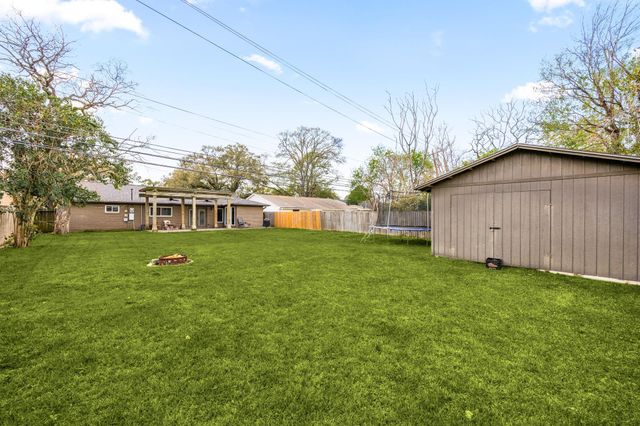 5934 Willowbend Boulevard, Houston, TX 77096